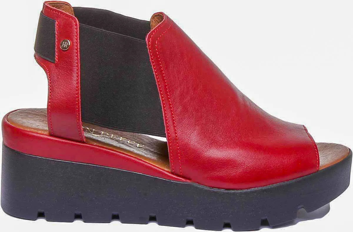 7100 Leather Chelsea Style Sandal In Red