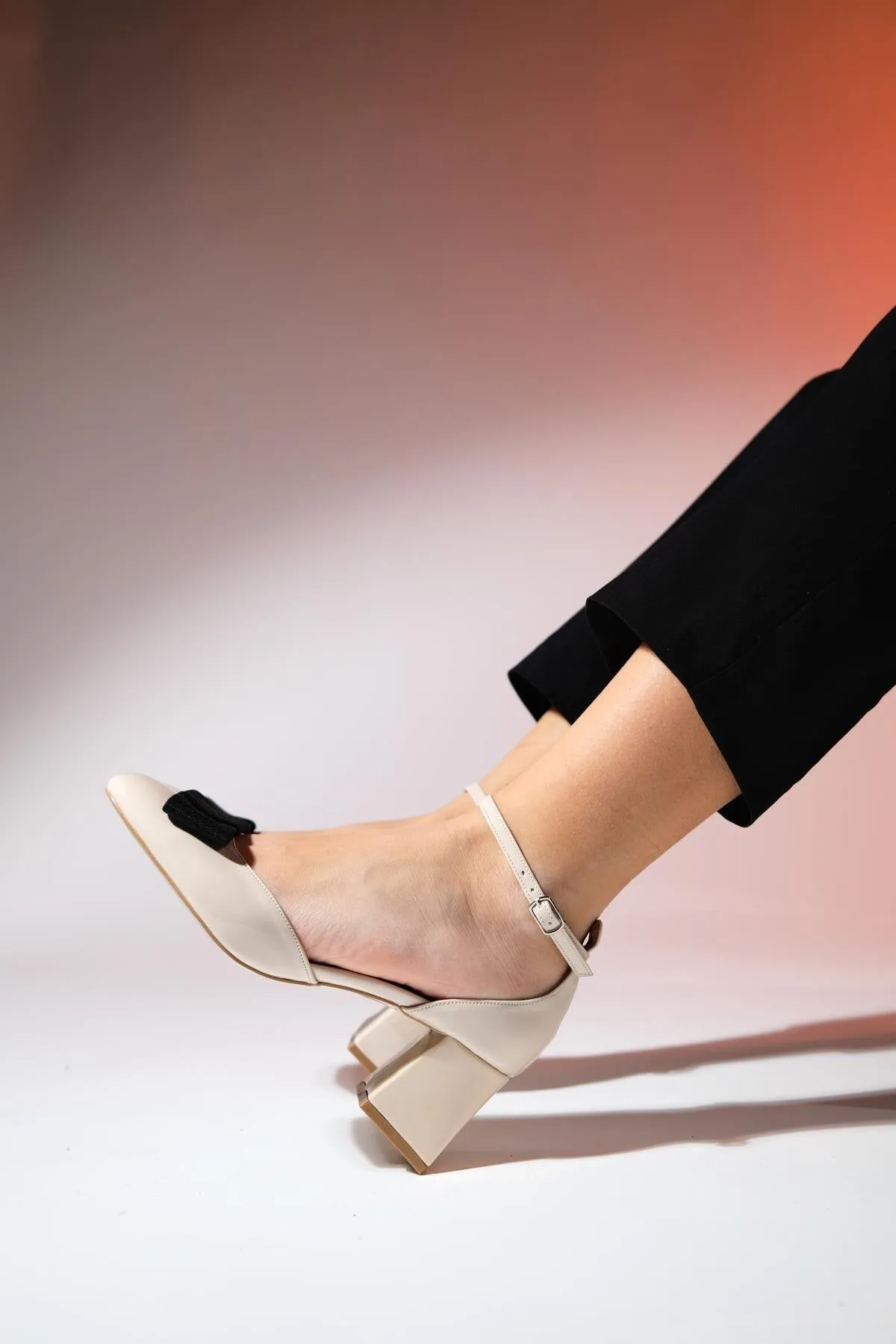 BRIT Beige Patent Leather Women's Bow Thick Heeled Shoes