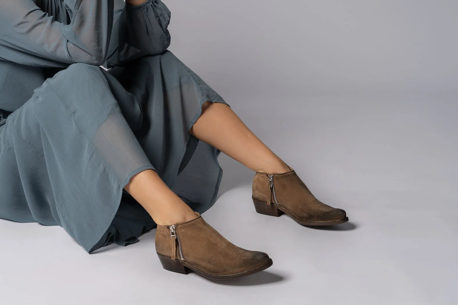 MORGAN Keep Tan Booties with Tan Stitch